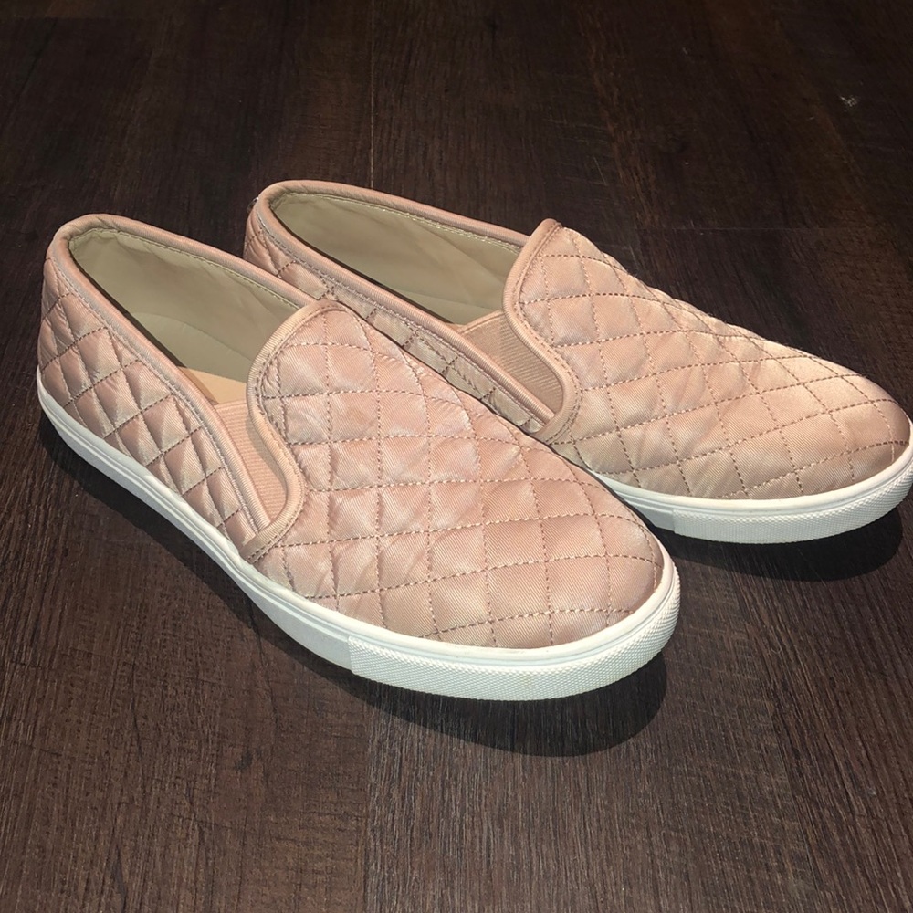 Steve Madden slip ons